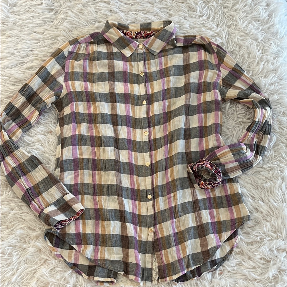 Isabella Sinclair button down  Size S